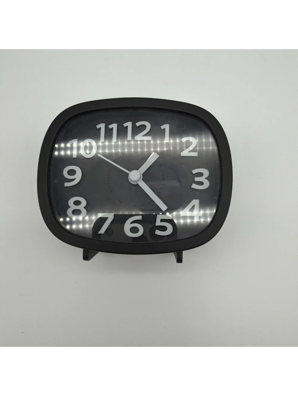 Silent Digital Desk Clock, Square Shape, Large, Easy-to-Read Numbers, Simple, St